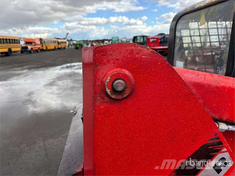Manitou 1050R-T4 Mini Compact Track Loader Kompaktrakodók