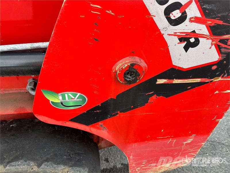 Manitou 1050R-T4 Mini Compact Track Loader Kompaktrakodók