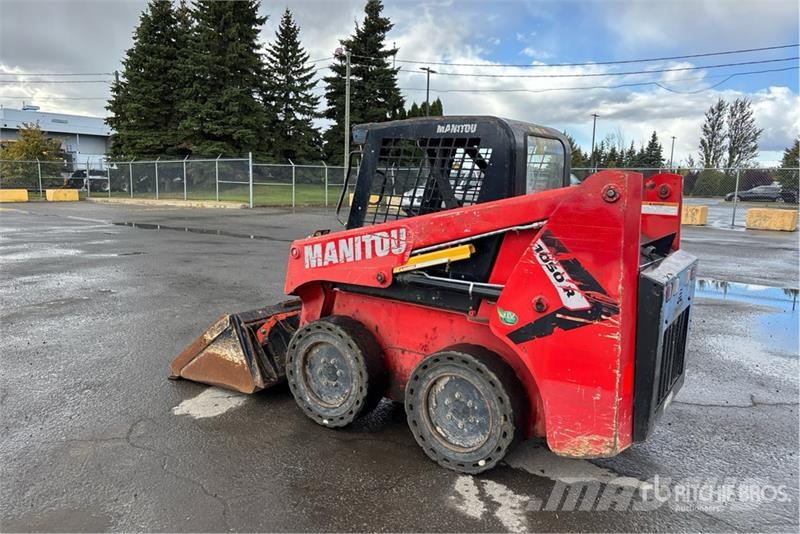 Manitou 1050R-T4 Mini Compact Track Loader Kompaktrakodók