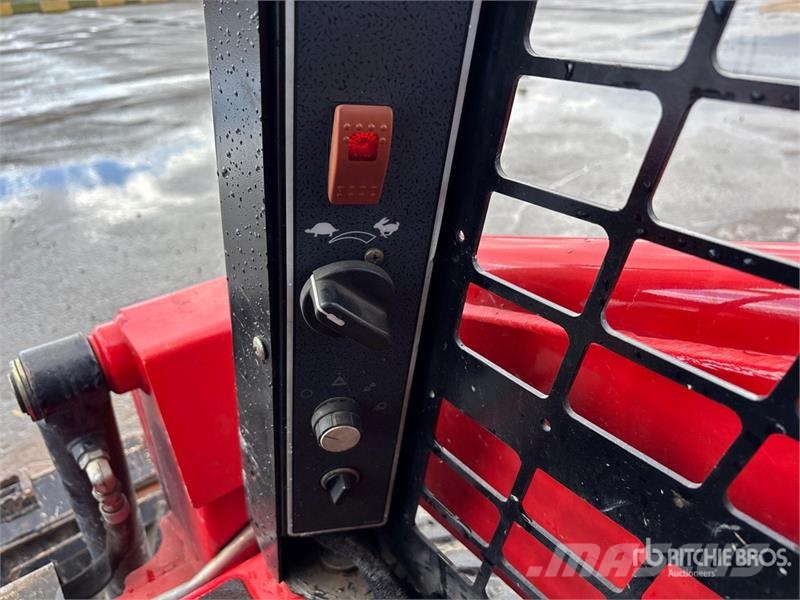 Manitou 1050R-T4 Mini Compact Track Loader Lietoti riteņu kompaktiekrāvēji