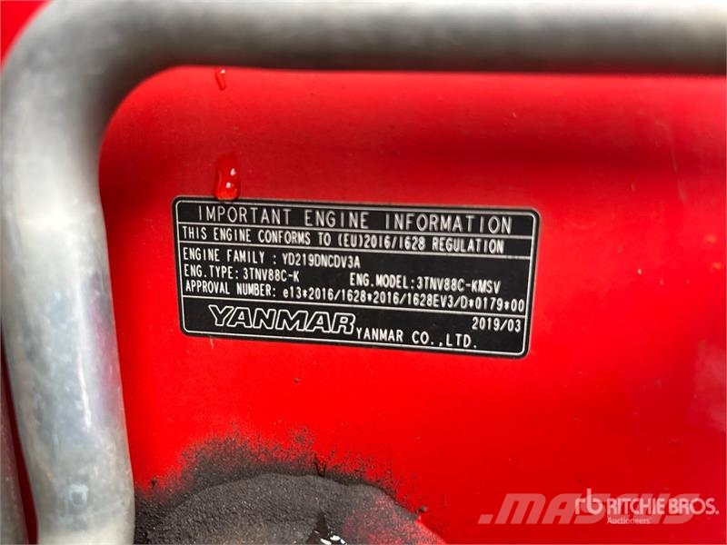 Manitou 1050R-T4 Mini Compact Track Loader Lietoti riteņu kompaktiekrāvēji