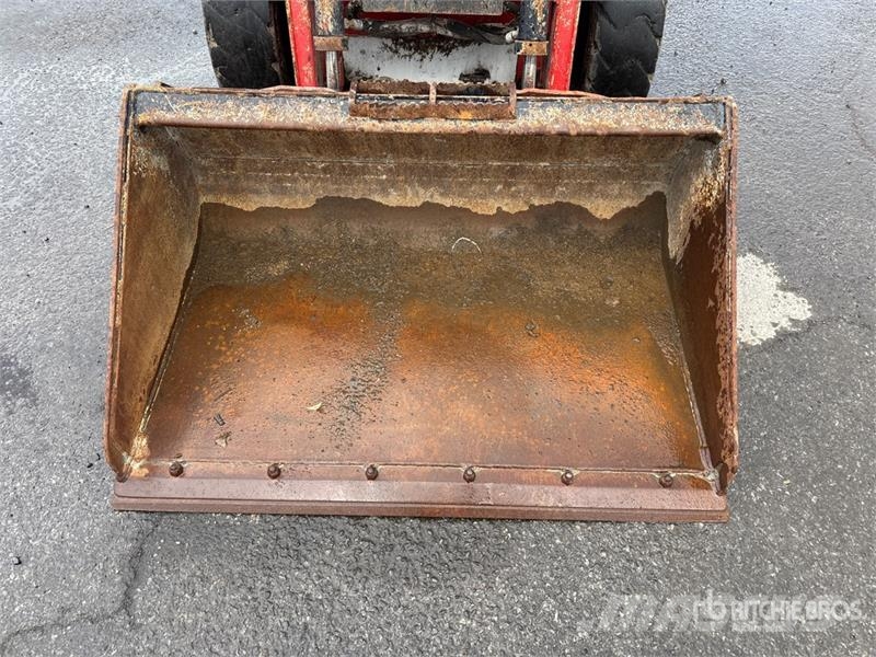 Manitou 1050R-T4 Mini Compact Track Loader Kompaktrakodók