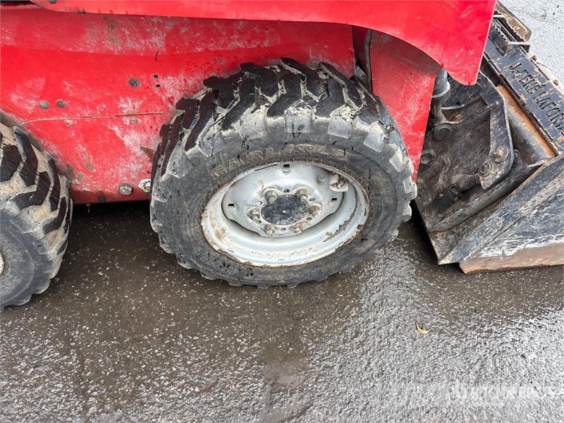 Manitou 1050R-T4 Mini Compact Track Loader Lietoti riteņu kompaktiekrāvēji