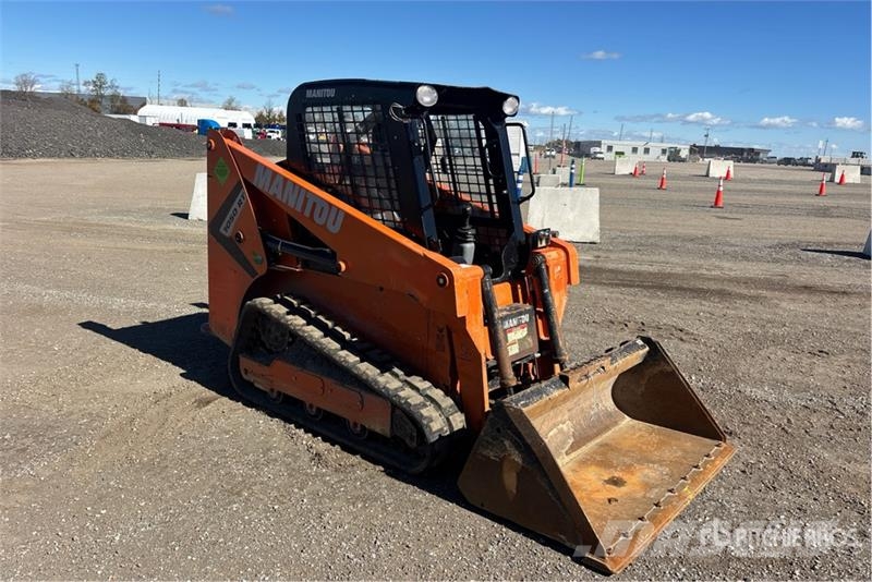 Manitou 1050RT Compact Track Loader لوادر انزلاقية التوجيه