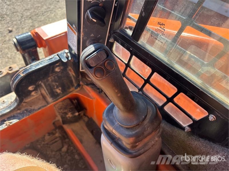Manitou 1050RT Compact Track Loader لوادر انزلاقية التوجيه