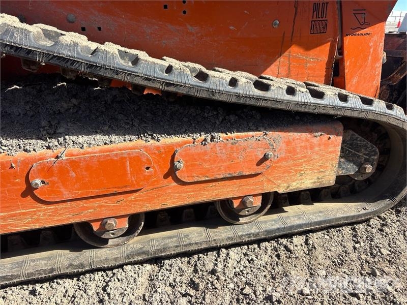 Manitou 1050RT Compact Track Loader لوادر انزلاقية التوجيه