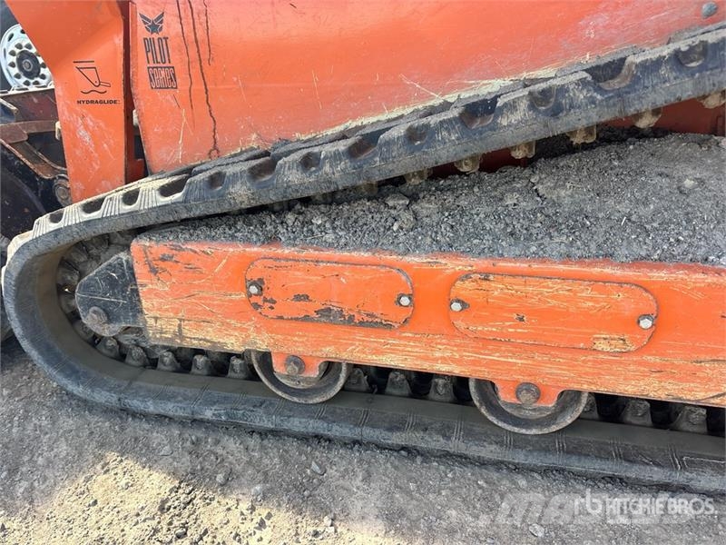 Manitou 1050RT Compact Track Loader لوادر انزلاقية التوجيه
