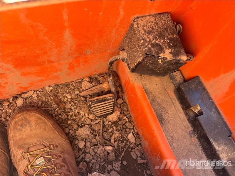 Manitou 1050RT Compact Track Loader لوادر انزلاقية التوجيه
