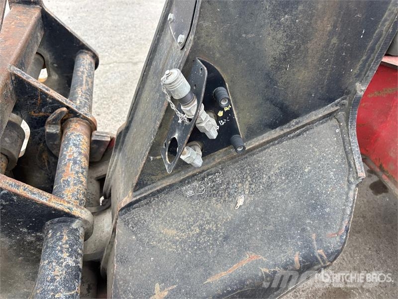 Manitou MT1740 مناولات متداخلة