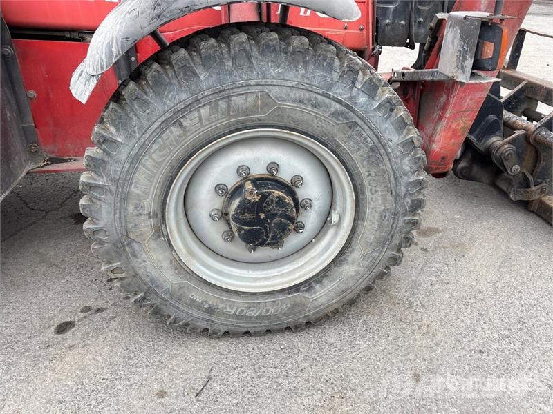 Manitou MT1740 مناولات متداخلة
