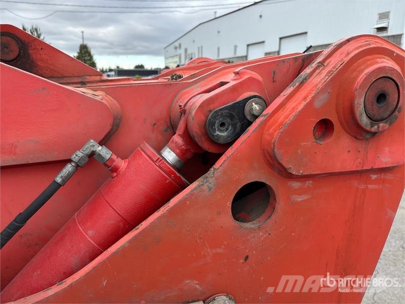 Manitou MT1740 مناولات متداخلة