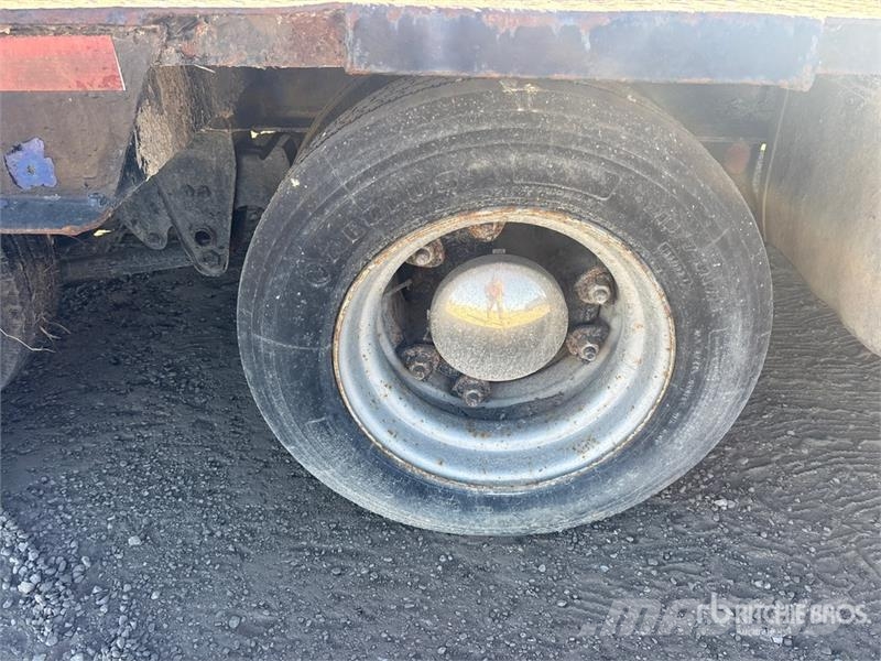  Mart 24 ft T/A Equipment Trailer Auto pārvadāšanas treileri
