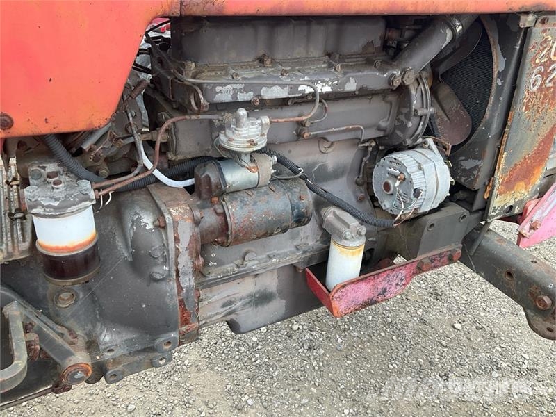 Massey Ferguson 165 Traktorer