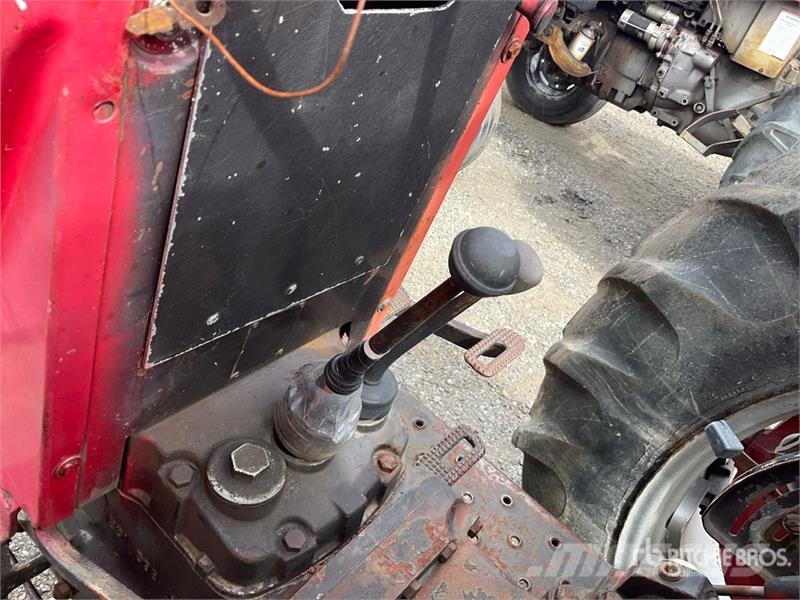 Massey Ferguson 165 2WD Utility Tractor (Inoperable) Micro tracteur