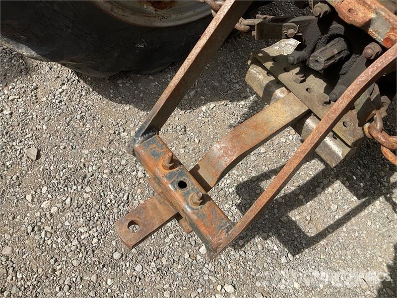 Massey Ferguson 165 2WD Utility Tractor (Inoperable) Micro tracteur
