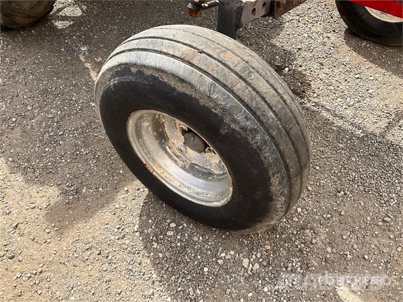 Massey Ferguson 165 2WD Utility Tractor (Inoperable) Micro tracteur