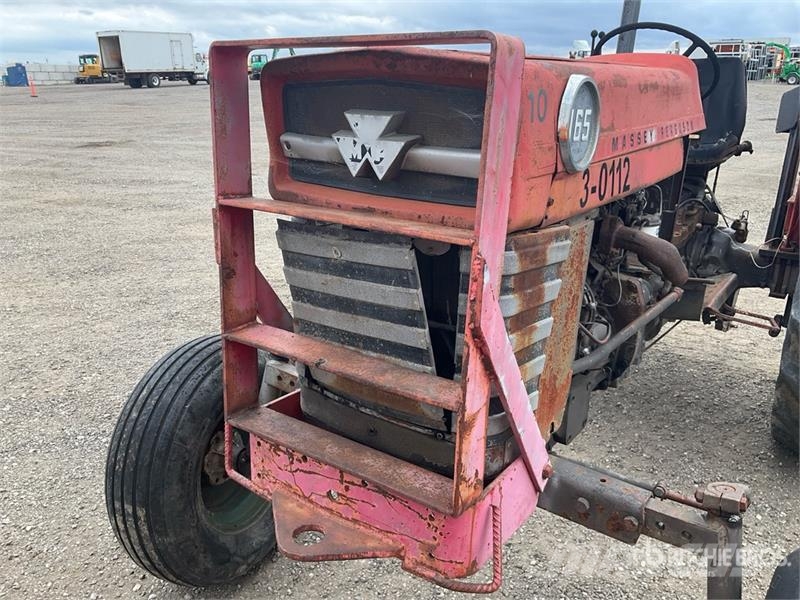 Massey Ferguson 165 2WD Utility Tractor (Inoperable) Manjši traktorji