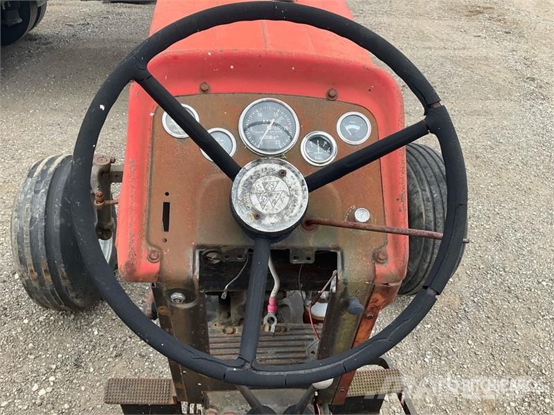 Massey Ferguson 165 2WD Utility Tractor (Inoperable) Manjši traktorji