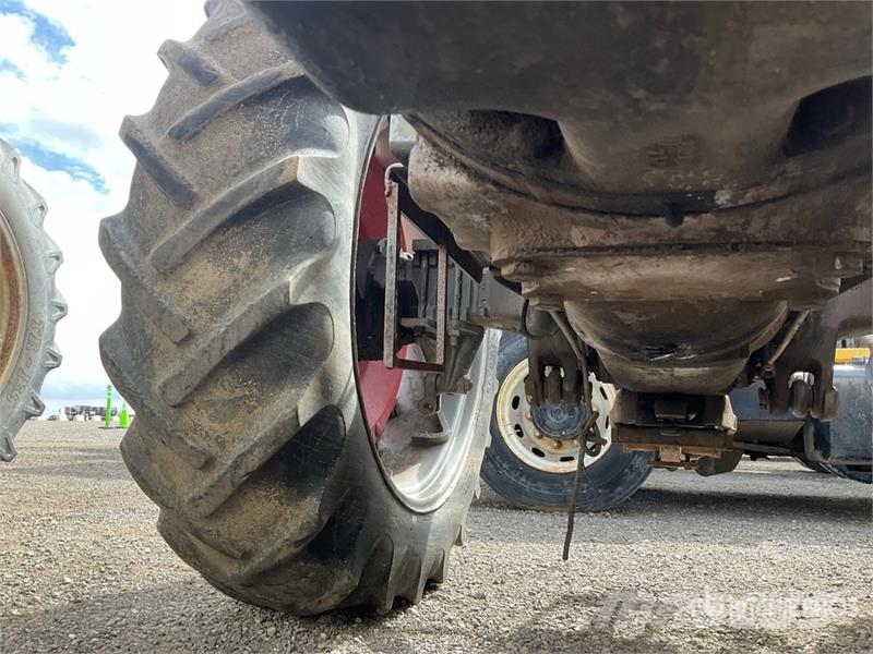Massey Ferguson 165 2WD Utility Tractor (Inoperable) Micro tracteur