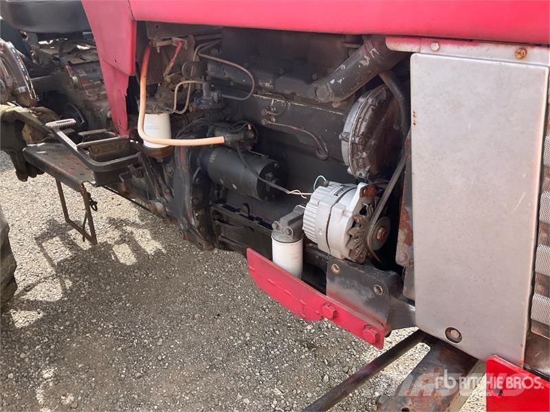 Massey Ferguson 165 2WD Utility Tractor (Inoperable) Micro tracteur