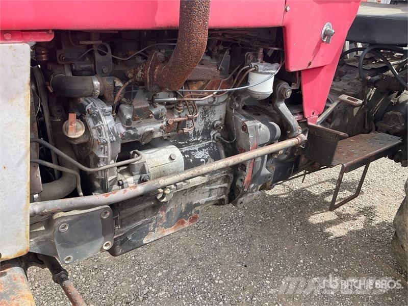 Massey Ferguson 165 2WD Utility Tractor (Inoperable) Micro tracteur