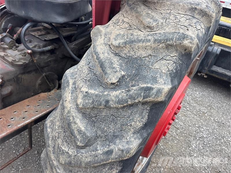 Massey Ferguson 165 2WD Utility Tractor (Inoperable) コンパクトトラクター