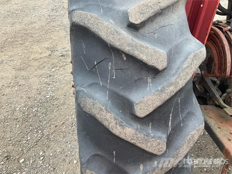 Massey Ferguson 165 2WD Utility Tractor (Inoperable) Manjši traktorji
