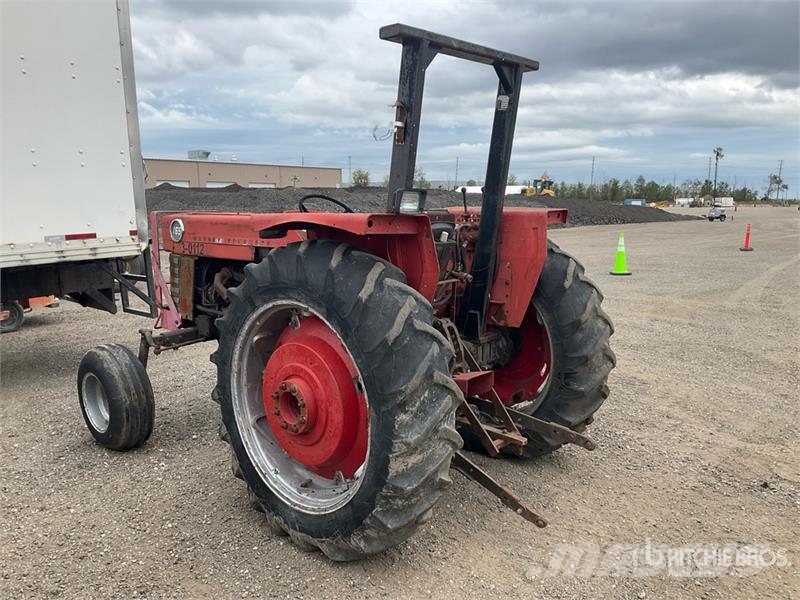 Massey Ferguson 165 2WD Utility Tractor (Inoperable) Manjši traktorji