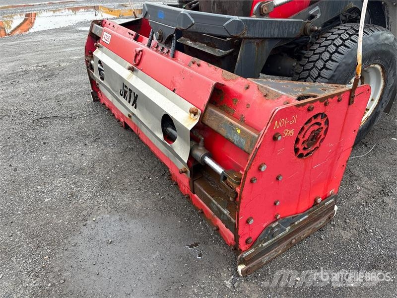 Massey Ferguson 1758 4WD Utility Tractor Manji traktori