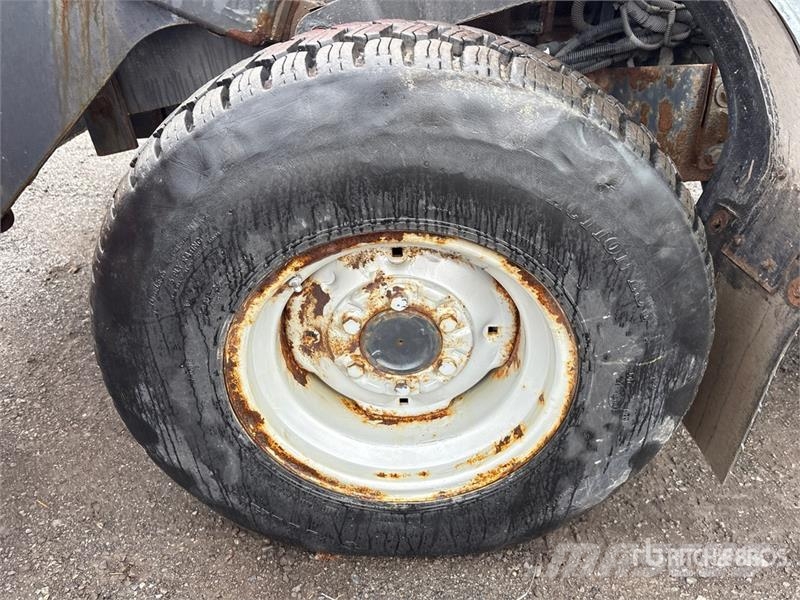 Massey Ferguson 1758 4WD Utility Tractor Manji traktori
