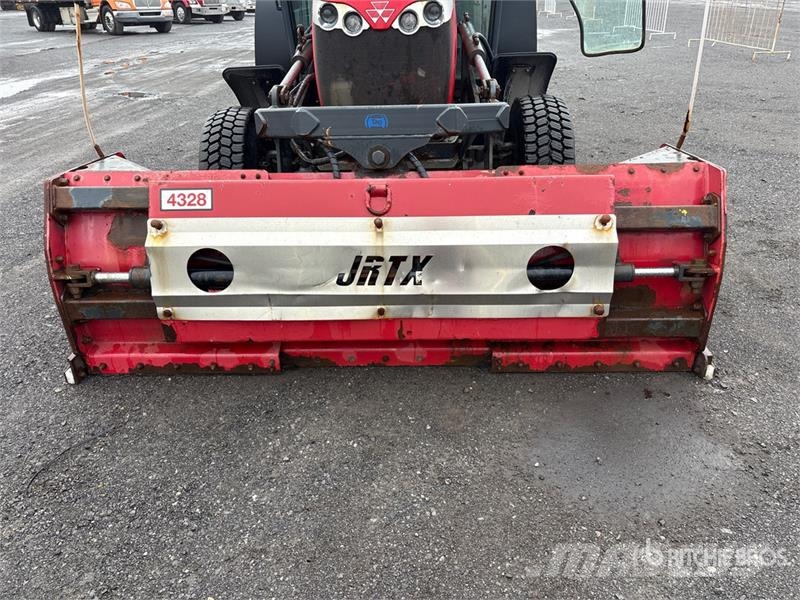 Massey Ferguson 1758 4WD Utility Tractor Manji traktori