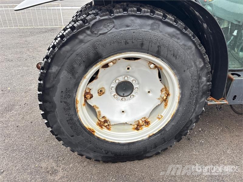 Massey Ferguson 1758 4WD Utility Tractor Manji traktori