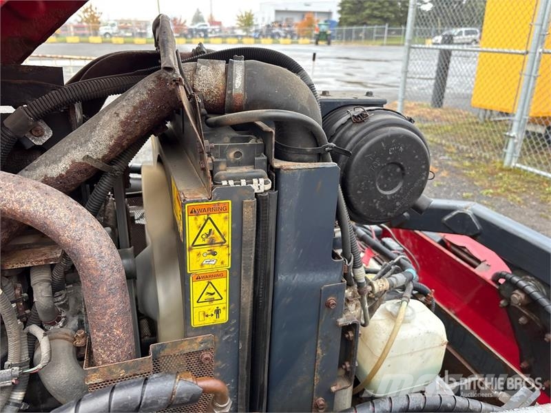 Massey Ferguson 1758 4WD Utility Tractor Manji traktori