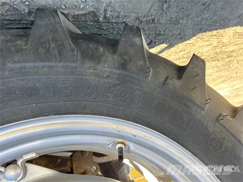 Massey Ferguson 240 拖拉机/农用车