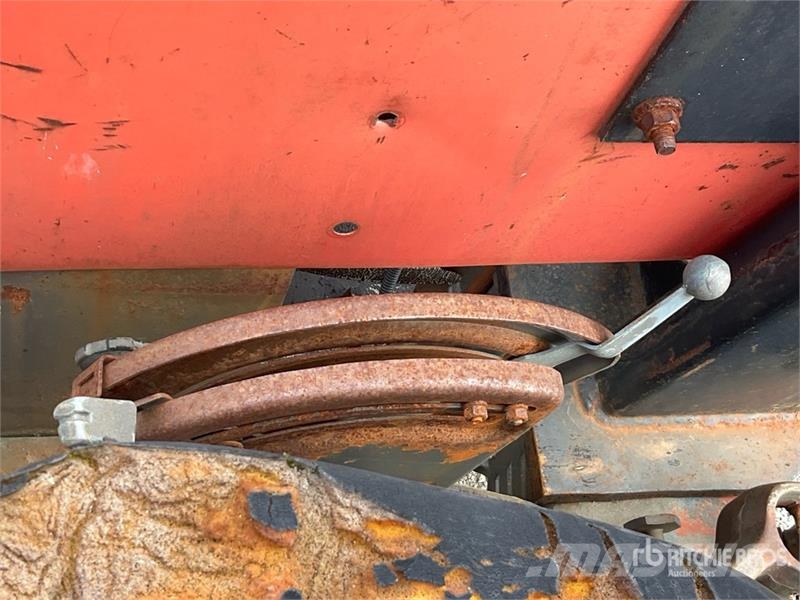 Massey Ferguson 255 2WD Utility Tractor (Inoperable) Manji traktori