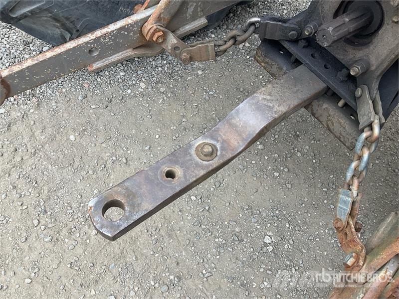 Massey Ferguson 255 2WD Tractor (Inoperable) Traktorer