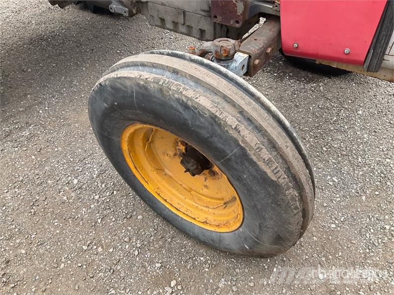 Massey Ferguson 255 2WD Utility Tractor (Inoperable) Manji traktori