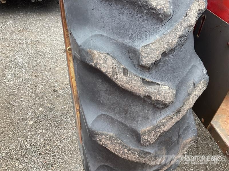 Massey Ferguson 255 2WD Utility Tractor (Inoperable) Manji traktori