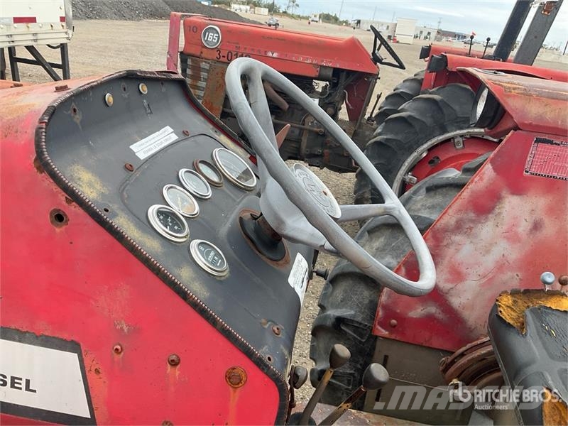 Massey Ferguson 255 2WD Tractor (Inoperable) Traktorer