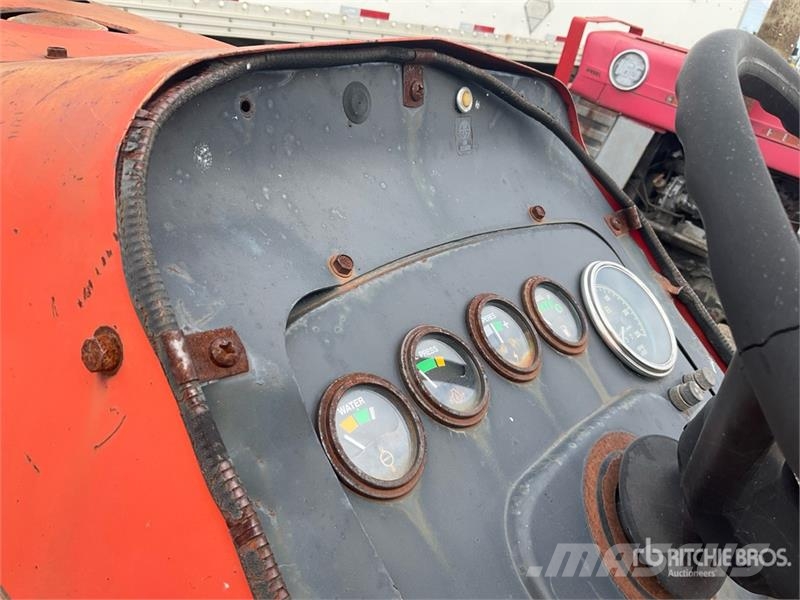 Massey Ferguson 255 2WD Utility Tractor (Inoperable) Manji traktori