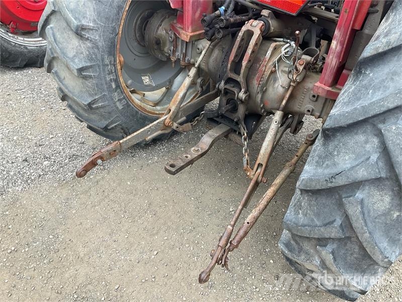 Massey Ferguson 255 2WD Tractor (Inoperable) Traktorer
