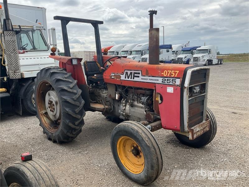 Massey Ferguson 255 2WD Utility Tractor (Inoperable) Manji traktori