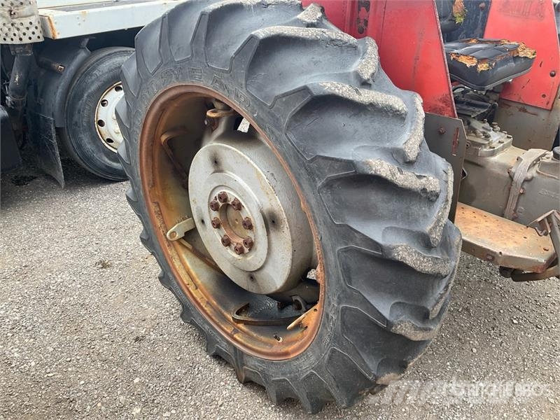 Massey Ferguson 255 2WD Utility Tractor (Inoperable) Manji traktori