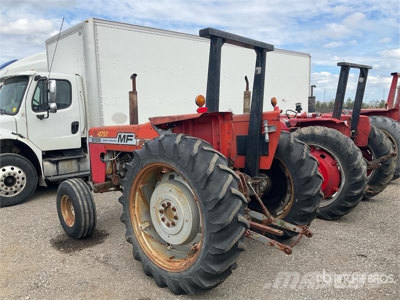 Massey Ferguson 255 2WD Utility Tractor (Inoperable) Manji traktori