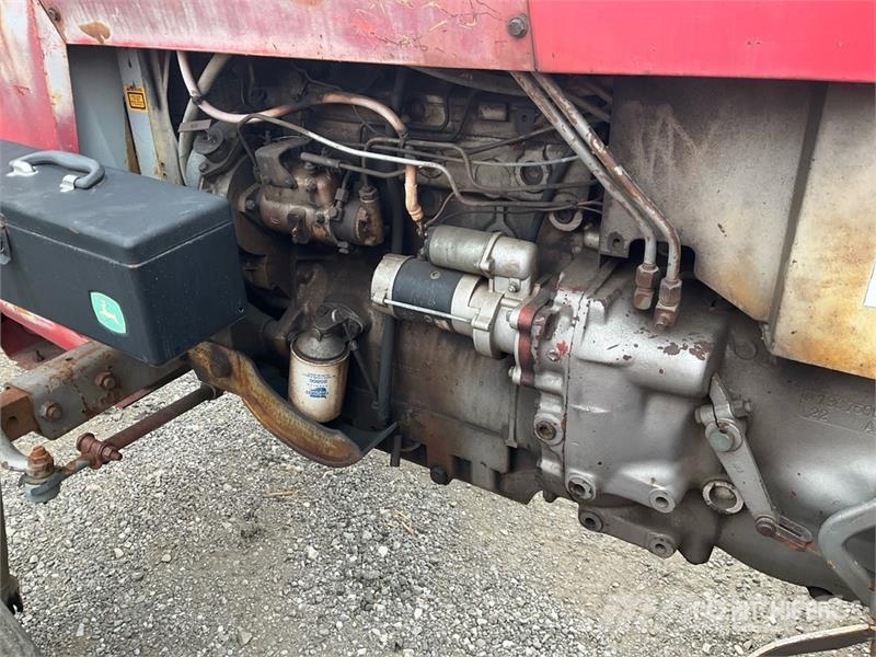 Massey Ferguson 255 2WD Tractor (Inoperable) Traktorer