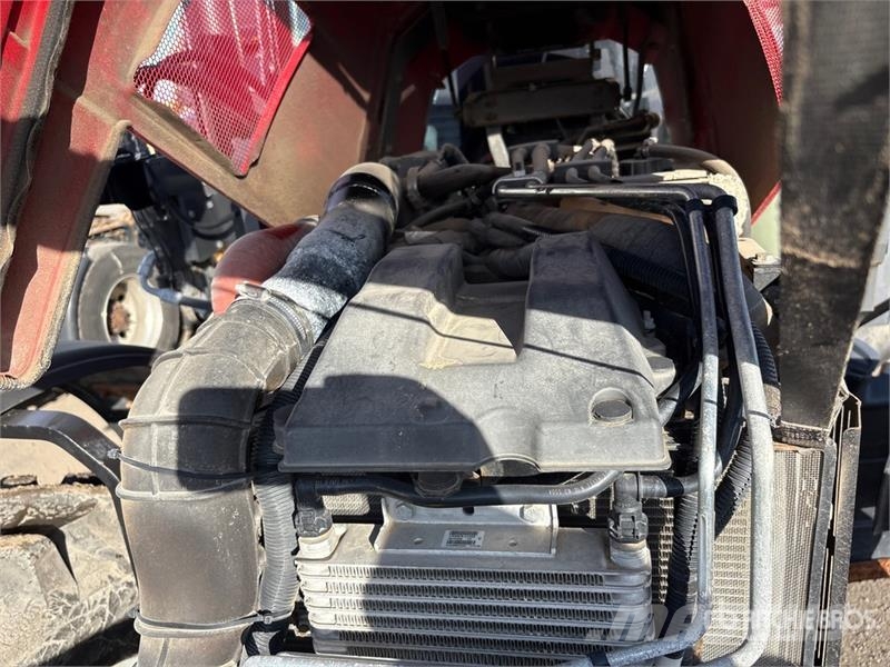 Massey Ferguson 5711 4WD Tractor Tractoren
