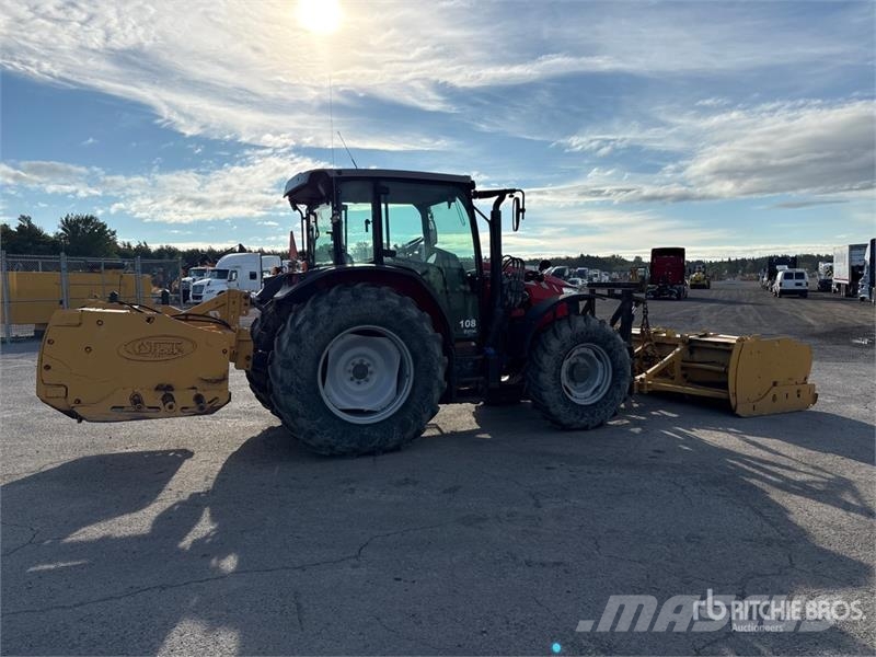 Massey Ferguson 5711 4WD Tractor Tractoren
