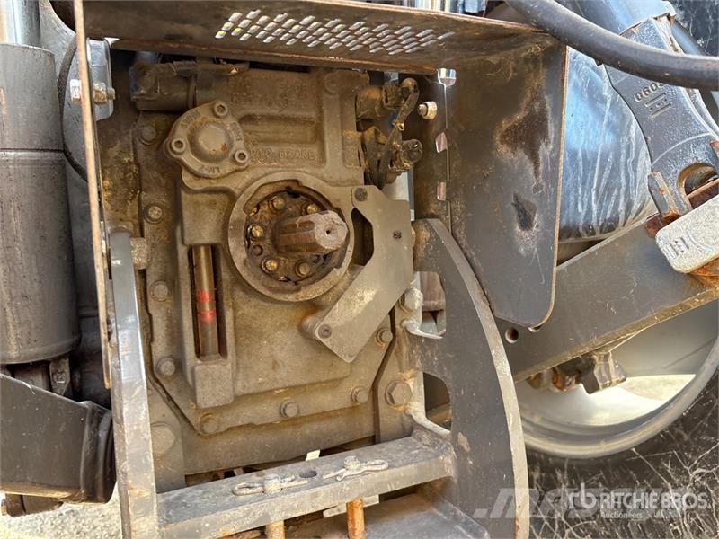 Massey Ferguson 5711 4WD Tractor Tractoren