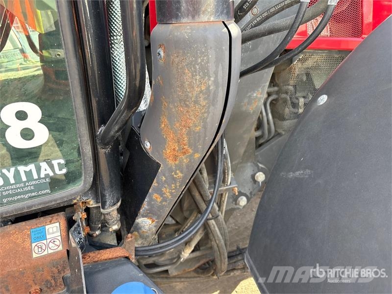 Massey Ferguson 5711 4WD Tractor Tractoren