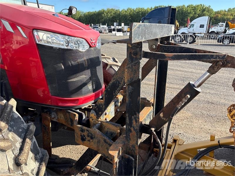Massey Ferguson 5711 4WD Tractor Tractoren